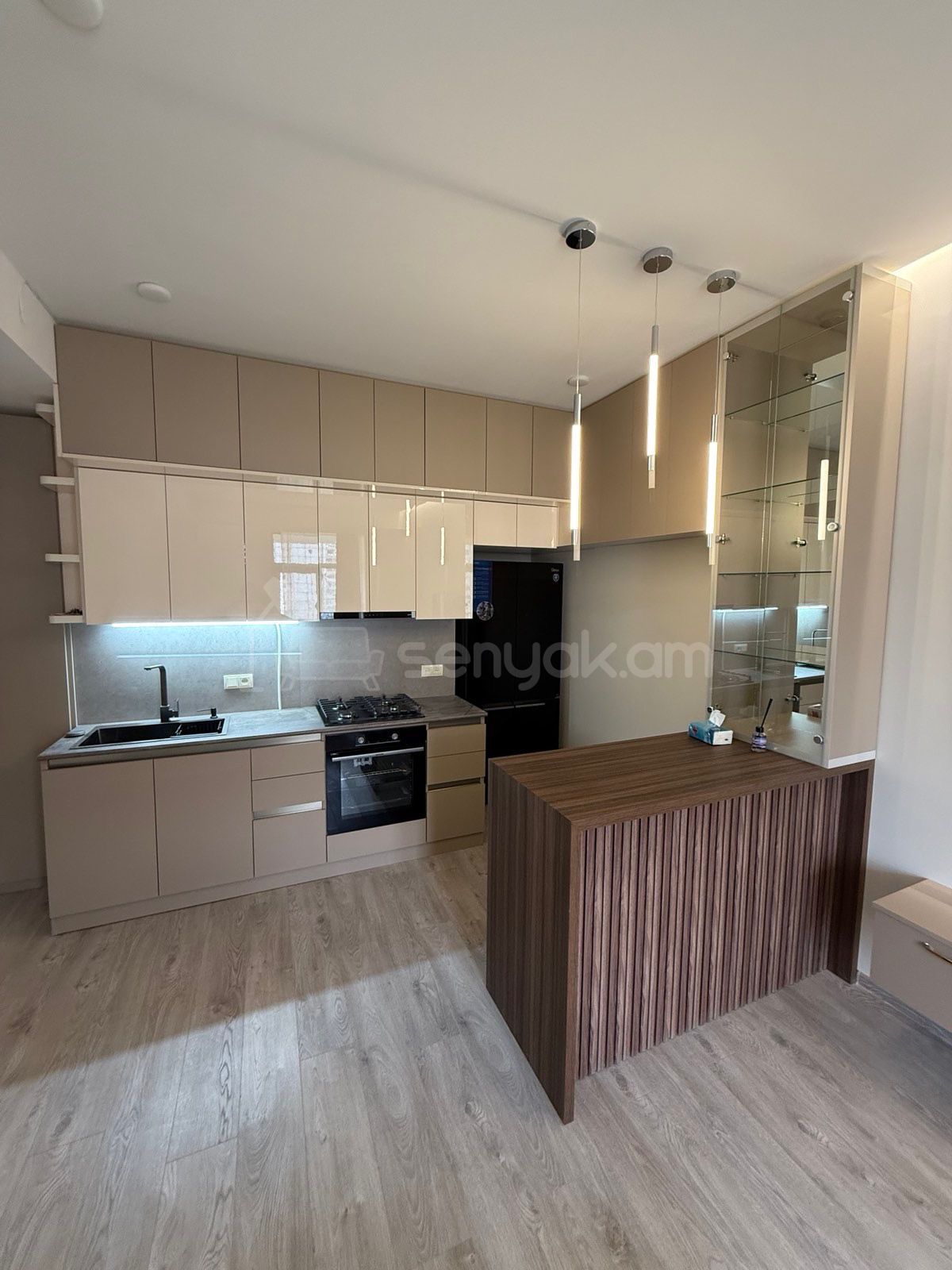 2 Սենյականոց Բնակարան Նորակառույցում, 60քմ, 9/16 հարկ, Դիզայներական Վերանորոգված, Կահավորված, Արևկող