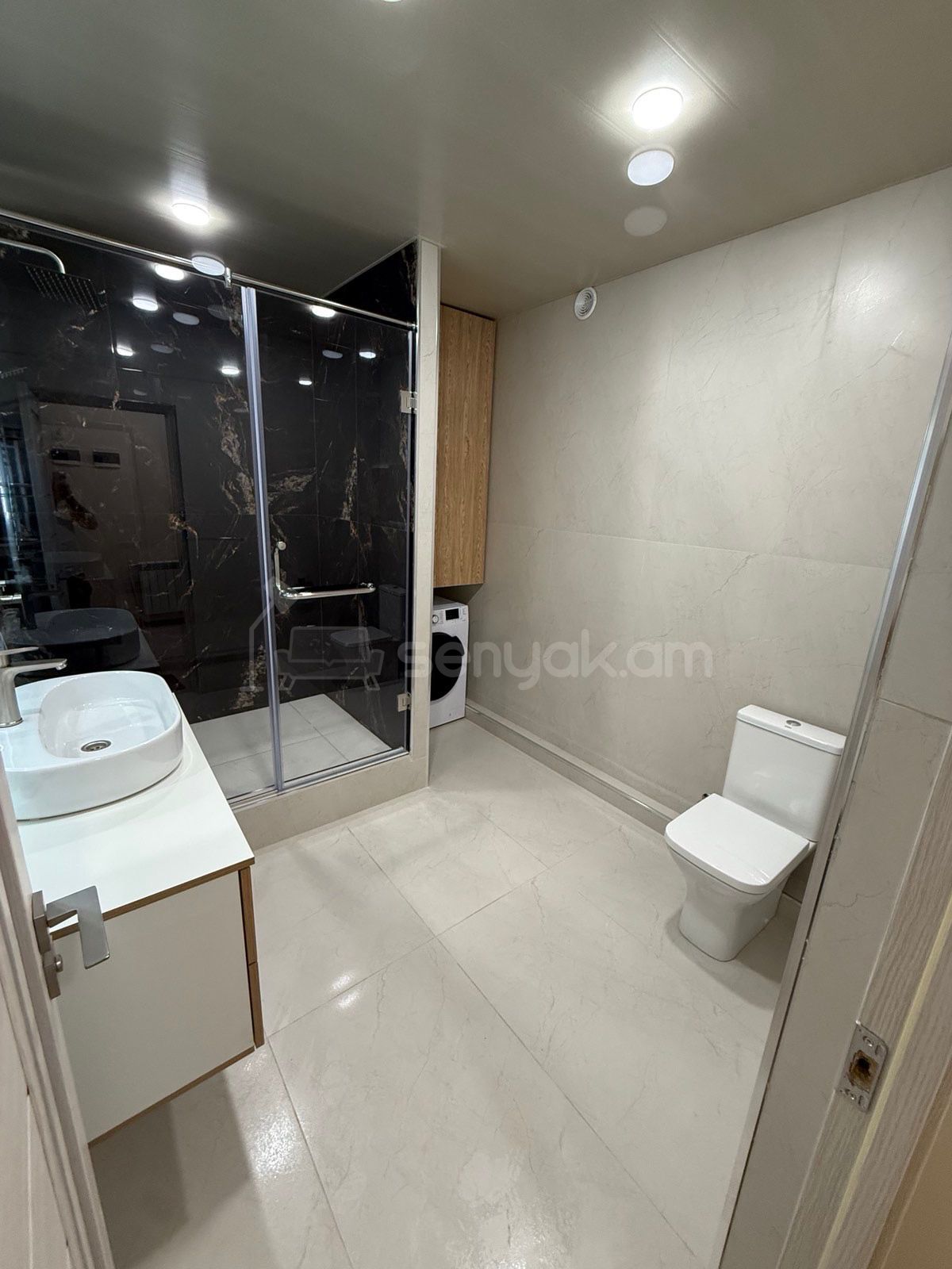 2 Սենյականոց Բնակարան Նորակառույցում, 60քմ, 9/16 հարկ, Դիզայներական Վերանորոգված, Կահավորված, Արևկող