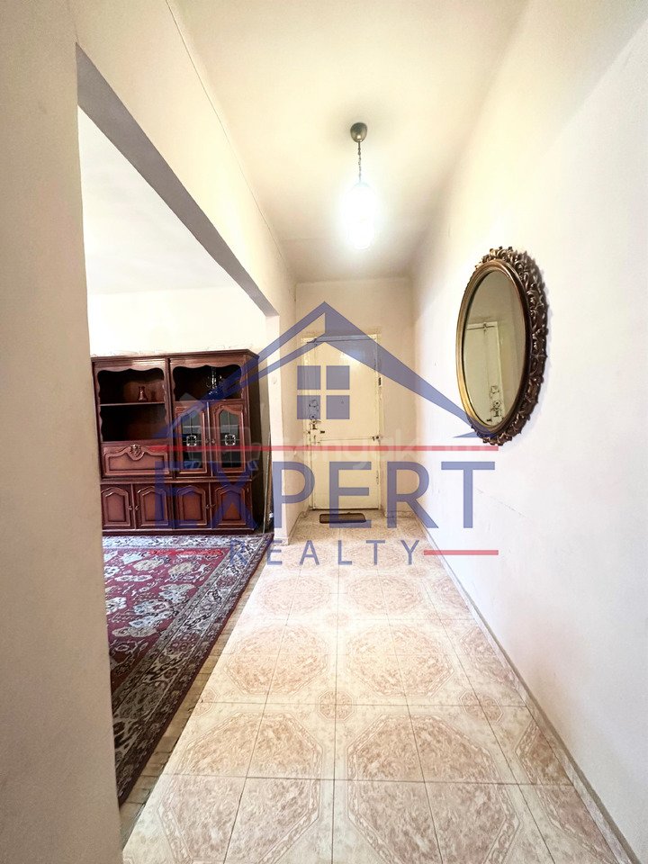 3 Սենյականոց Բնակարան Քարե Շենքում, 100քմ, 3/5 հարկ, Նորմալ Վիճակում, Կահավորված, Արևկող