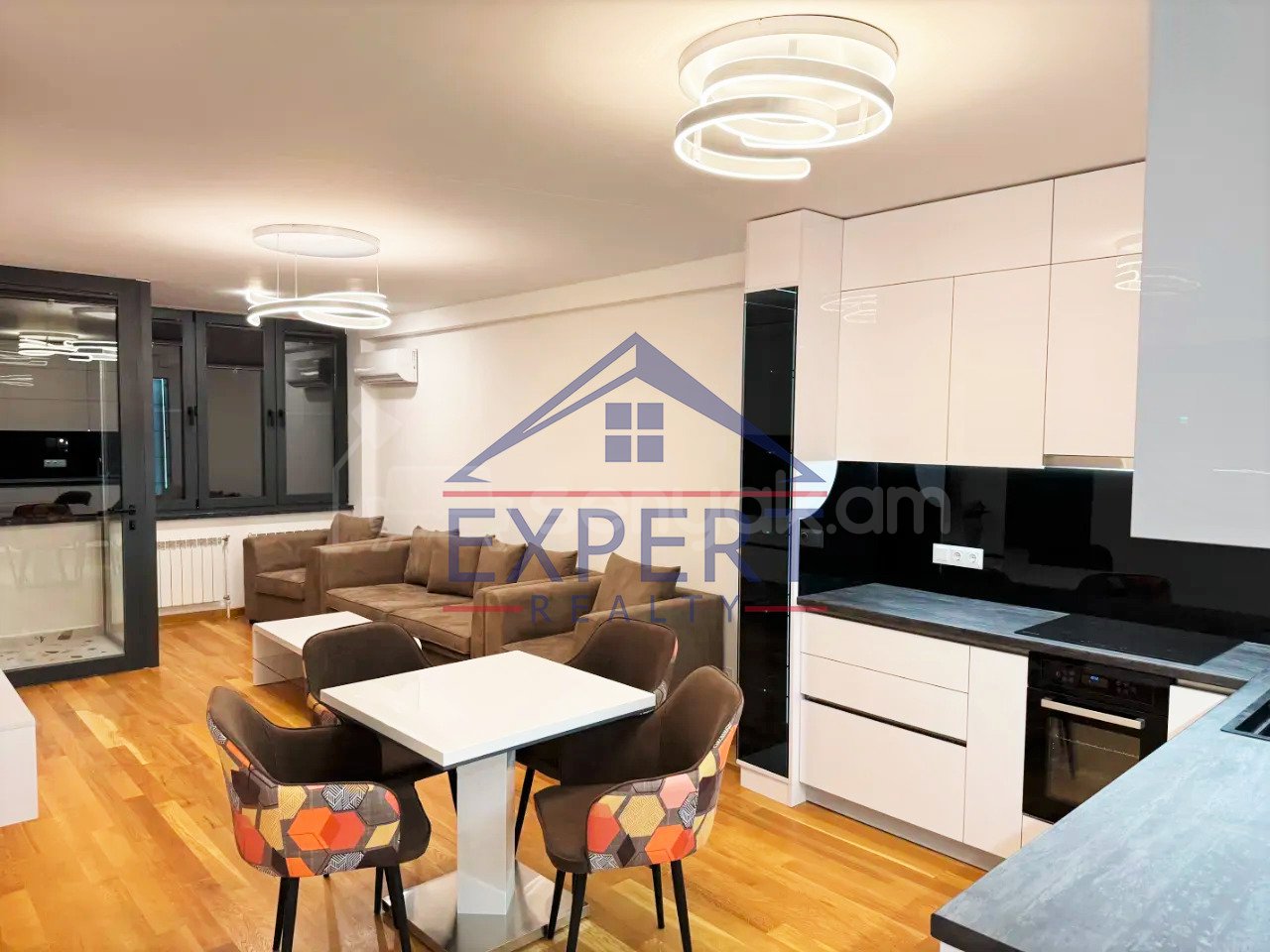 3 Սենյականոց Բնակարան, 81քմ, 8/9 հարկ, Կապիտալ Վերանորոգված, Կահավորված, Արևկող