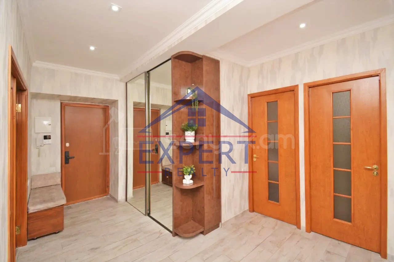 3 Սենյականոց Բնակարան, 86քմ, 6/9 հարկ, Կապիտալ Վերանորոգված, Կահավորված, Արևկող