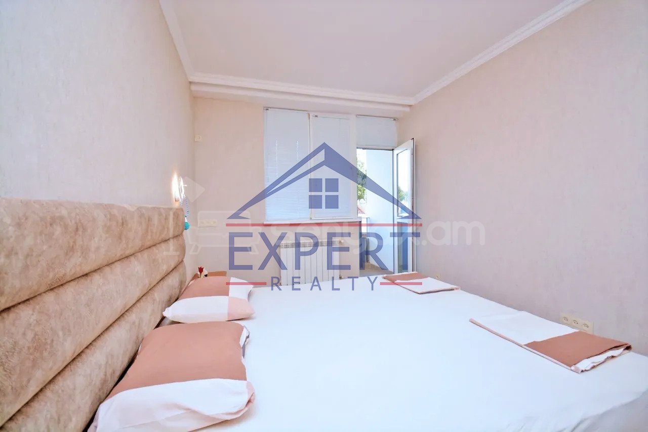 3 Սենյականոց Բնակարան, 86քմ, 6/9 հարկ, Կապիտալ Վերանորոգված, Կահավորված, Արևկող