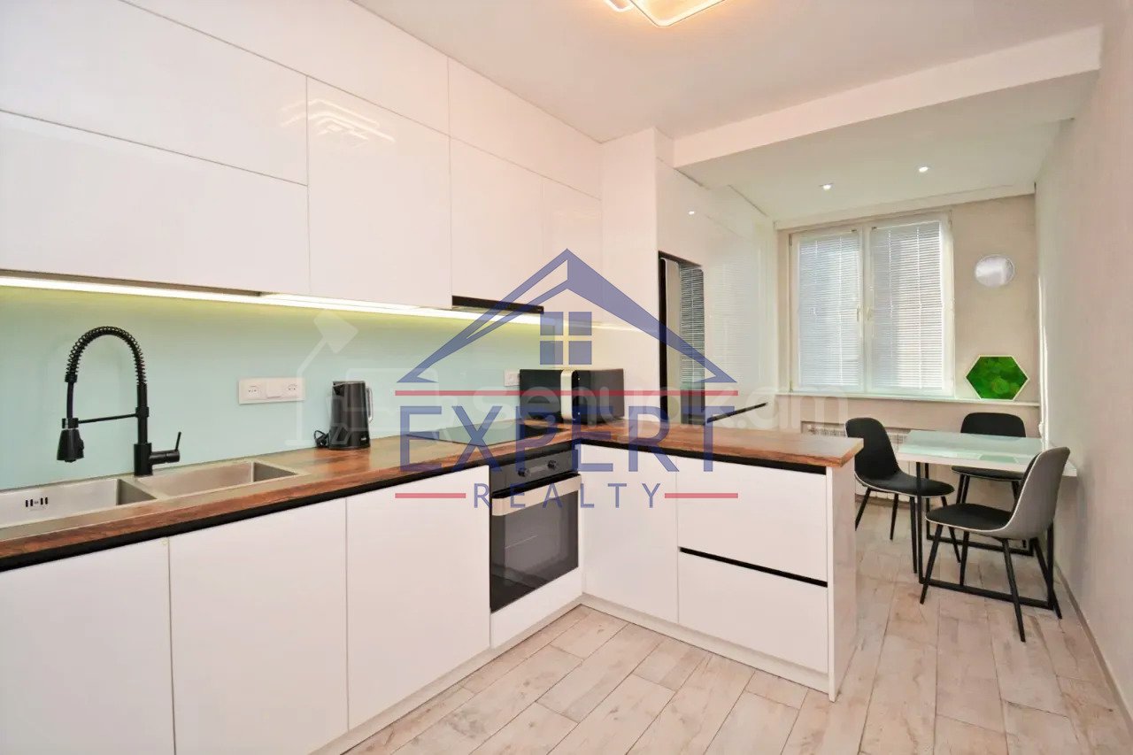 3 Սենյականոց Բնակարան, 86քմ, 6/9 հարկ, Կապիտալ Վերանորոգված, Կահավորված, Արևկող