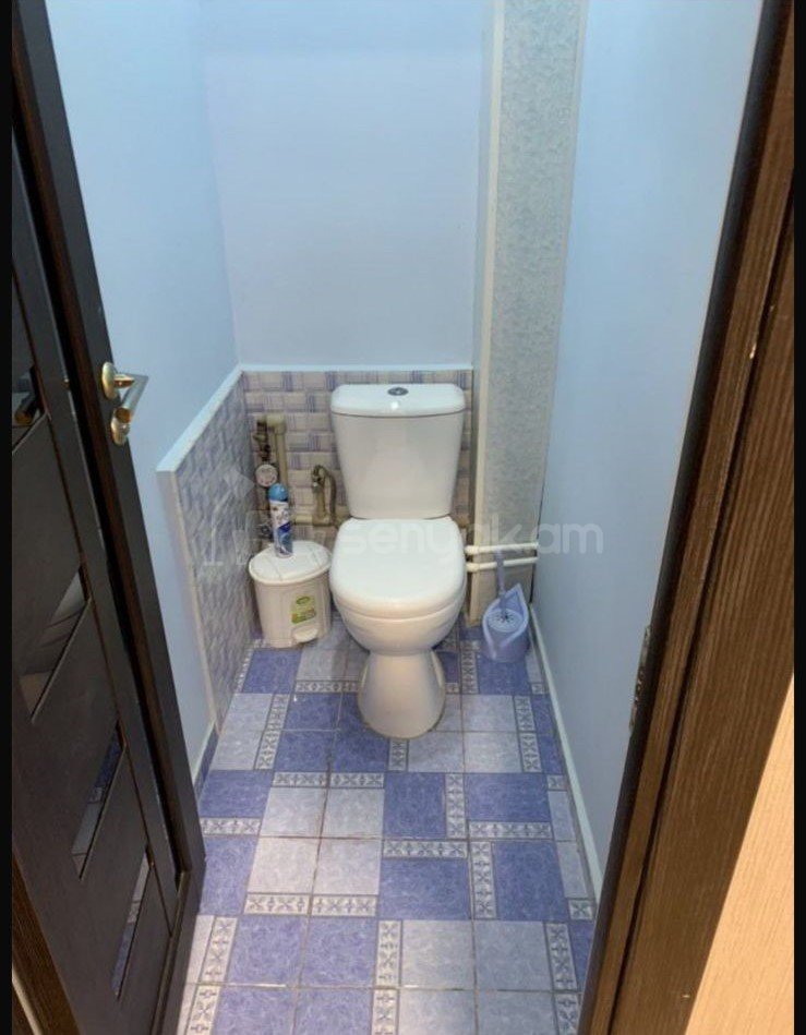 2 Սենյականոց Բնակարան Քարե Շենքում, 64քմ, 5/5 հարկ, Կապիտալ Վերանորոգված