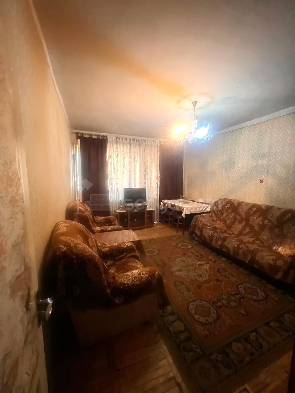 3 Սենյականոց Բնակարան Քարե Շենքում, 75քմ, 2/5 հարկ, Պետական Վիճակում