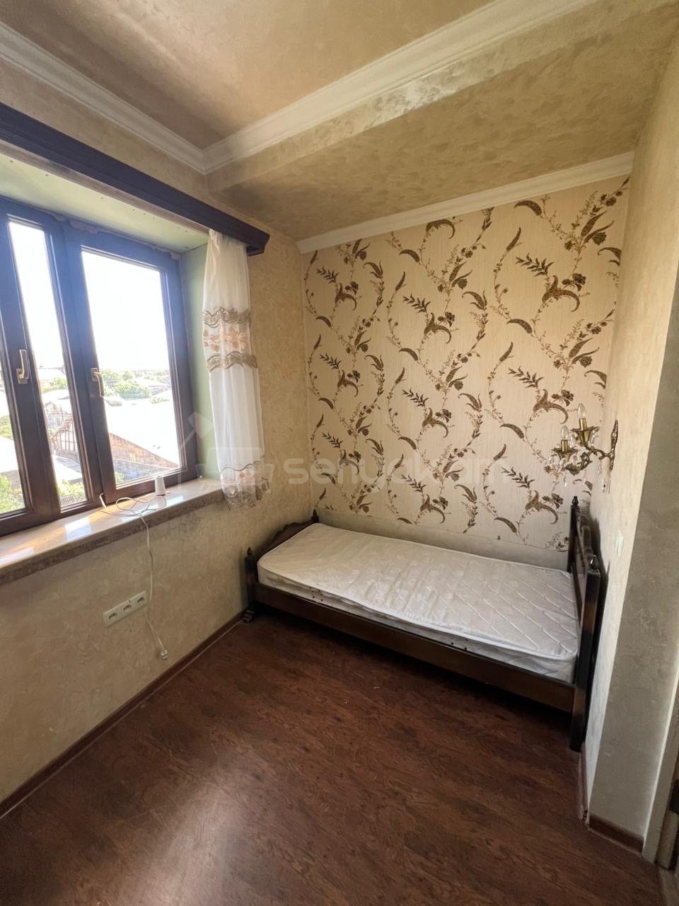 2 Սենյականոց Բնակարան Քարե Շենքում, 65քմ, 4/5 հարկ, Նորմալ Վիճակում, Կահավորված, Արևկող