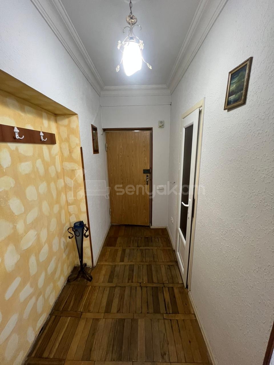 2 Սենյականոց Բնակարան Քարե Շենքում, 65քմ, 4/5 հարկ, Նորմալ Վիճակում, Կահավորված, Արևկող