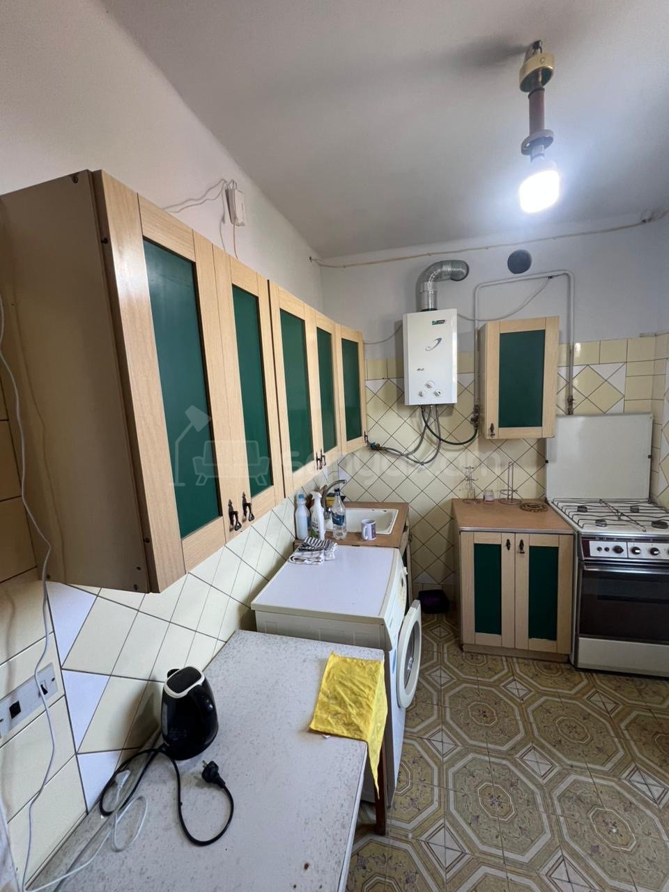 2 Սենյականոց Բնակարան Քարե Շենքում, 65քմ, 4/5 հարկ, Նորմալ Վիճակում, Կահավորված, Արևկող