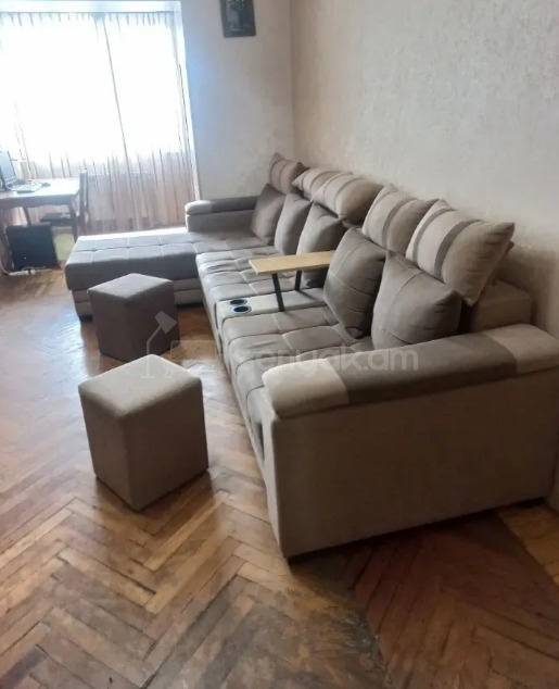 3 Սենյականոց Բնակարան Քարե Շենքում, 120քմ, 5/5 հարկ, Նորմալ Վիճակում