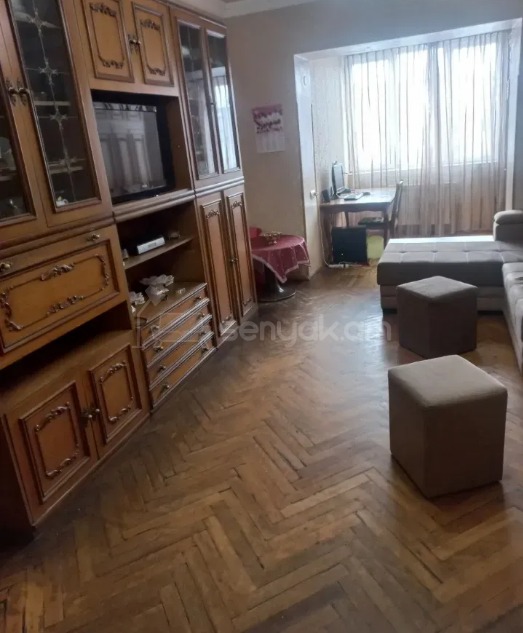 3 Սենյականոց Բնակարան Քարե Շենքում, 120քմ, 5/5 հարկ, Նորմալ Վիճակում