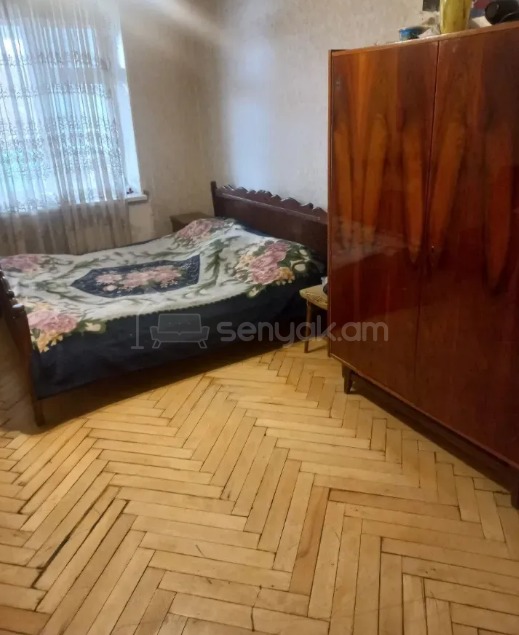 3 Սենյականոց Բնակարան Քարե Շենքում, 120քմ, 5/5 հարկ, Նորմալ Վիճակում