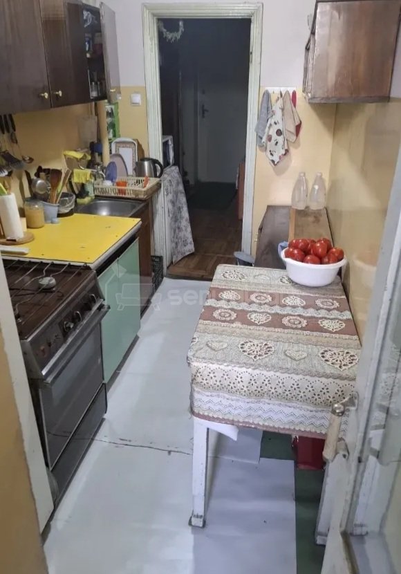 1 Սենյականոց Բնակարան Քարե Շենքում, 47քմ, 3/5 հարկ, Պետական Վիճակում