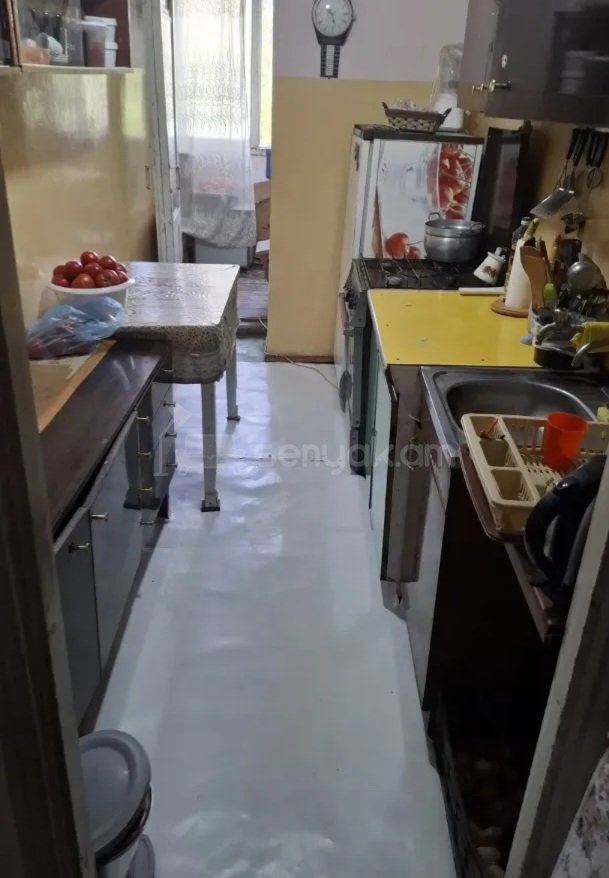 1 Սենյականոց Բնակարան Քարե Շենքում, 47քմ, 3/5 հարկ, Պետական Վիճակում