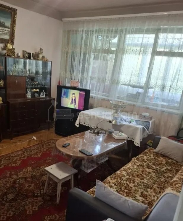 1 Սենյականոց Բնակարան Քարե Շենքում, 47քմ, 3/5 հարկ, Պետական Վիճակում