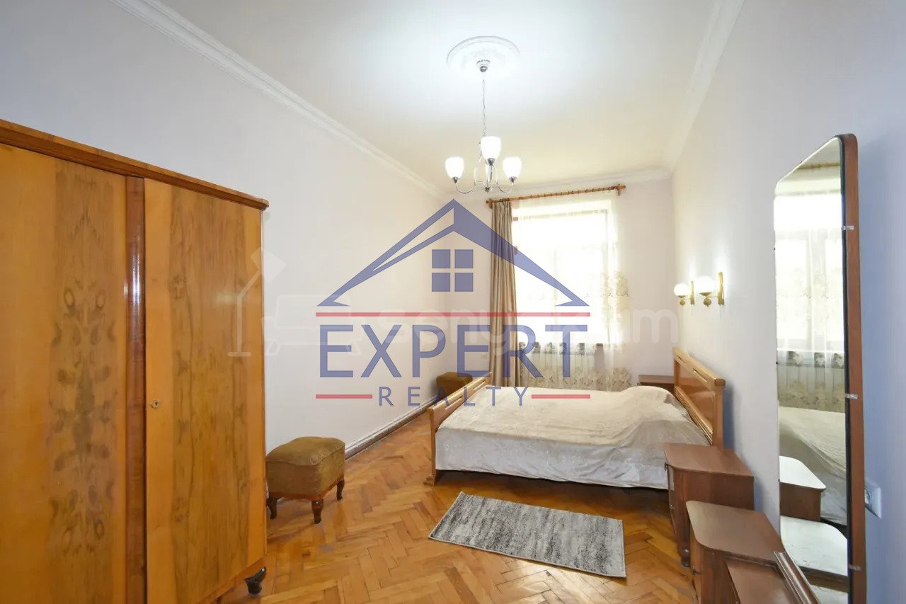 3 Սենյականոց Բնակարան Քարե Շենքում, 100քմ, 3/5 հարկ, Կապիտալ Վերանորոգված, Կահավորված, Արևկող