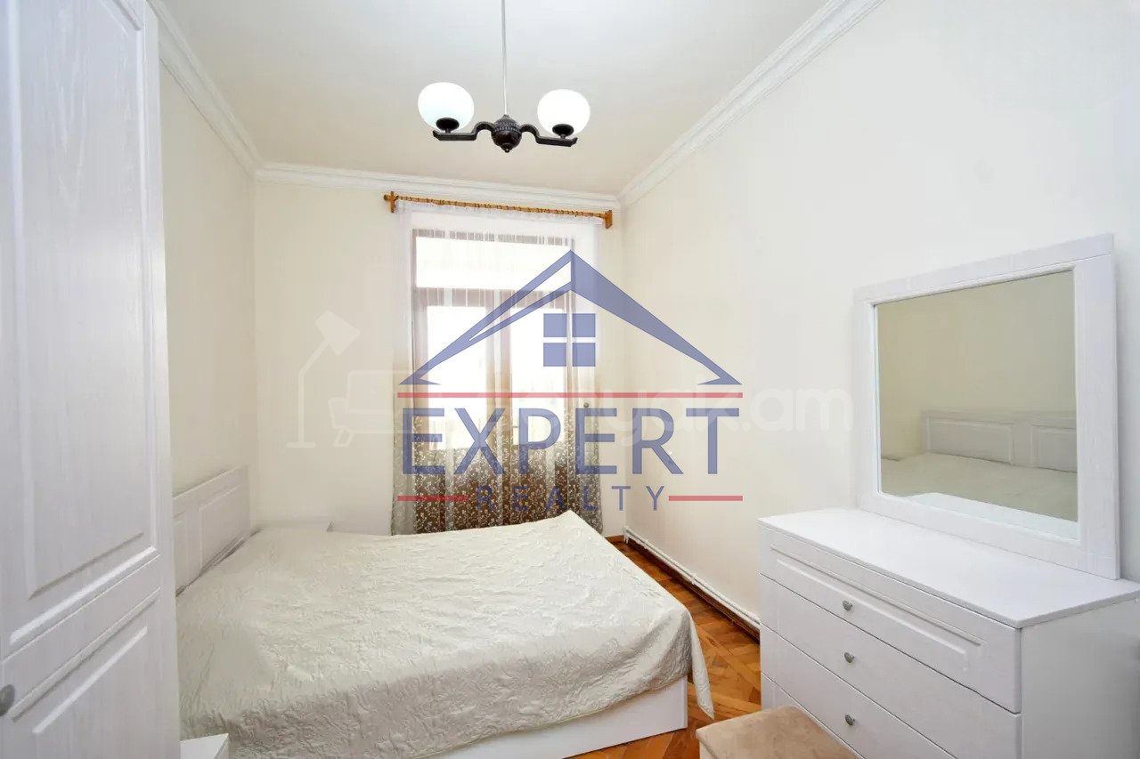 3 Սենյականոց Բնակարան Քարե Շենքում, 100քմ, 3/5 հարկ, Կապիտալ Վերանորոգված, Կահավորված, Արևկող