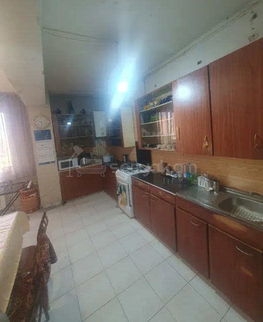 3 Սենյականոց Բնակարան, 94քմ, 6/9 հարկ, Նորմալ Վիճակում