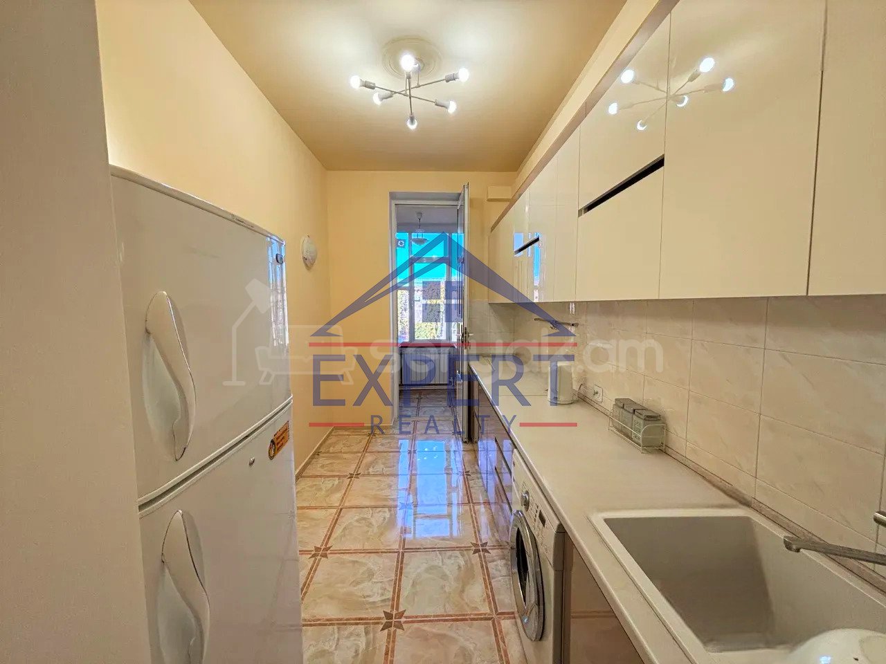 2 Սենյականոց Բնակարան Քարե Շենքում, 80քմ, 5/5 հարկ, Կապիտալ Վերանորոգված, Կահավորված, Արևկող