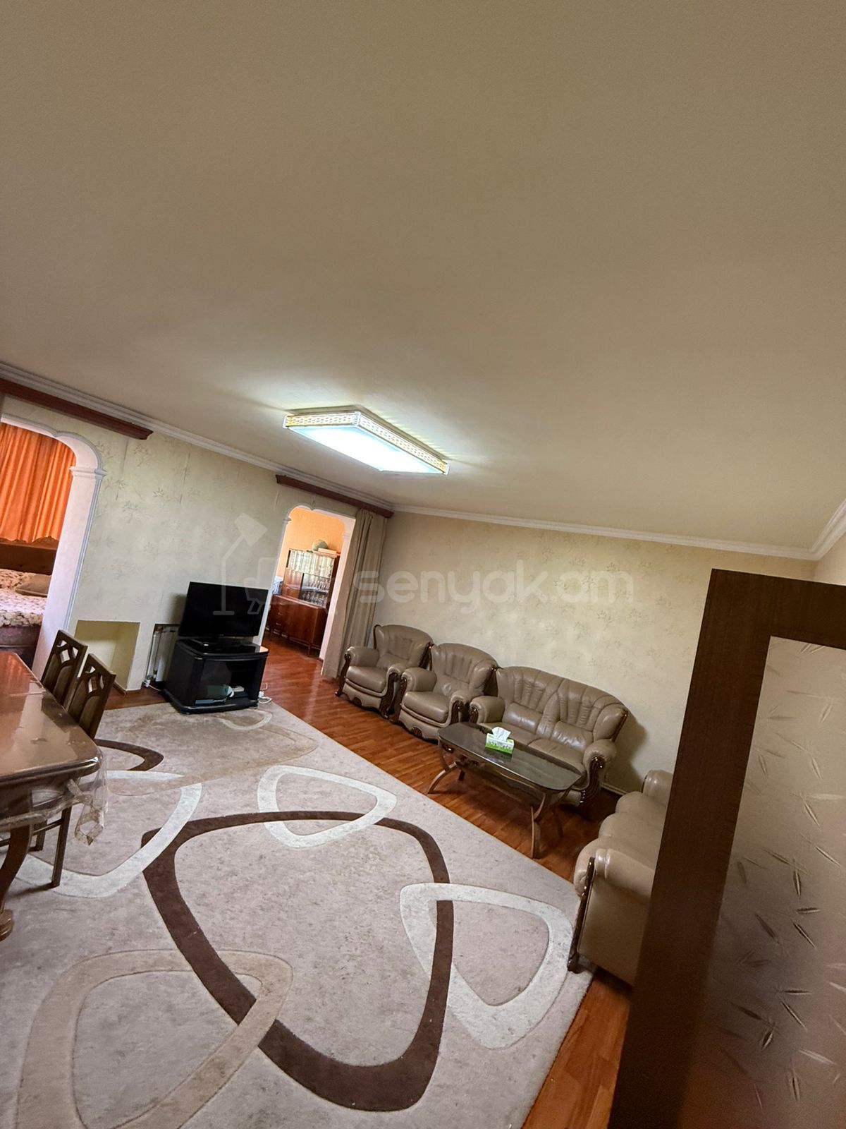 3 Սենյականոց Բնակարան Քարե Շենքում, 77քմ, 4/5 հարկ, Նորմալ Վիճակում