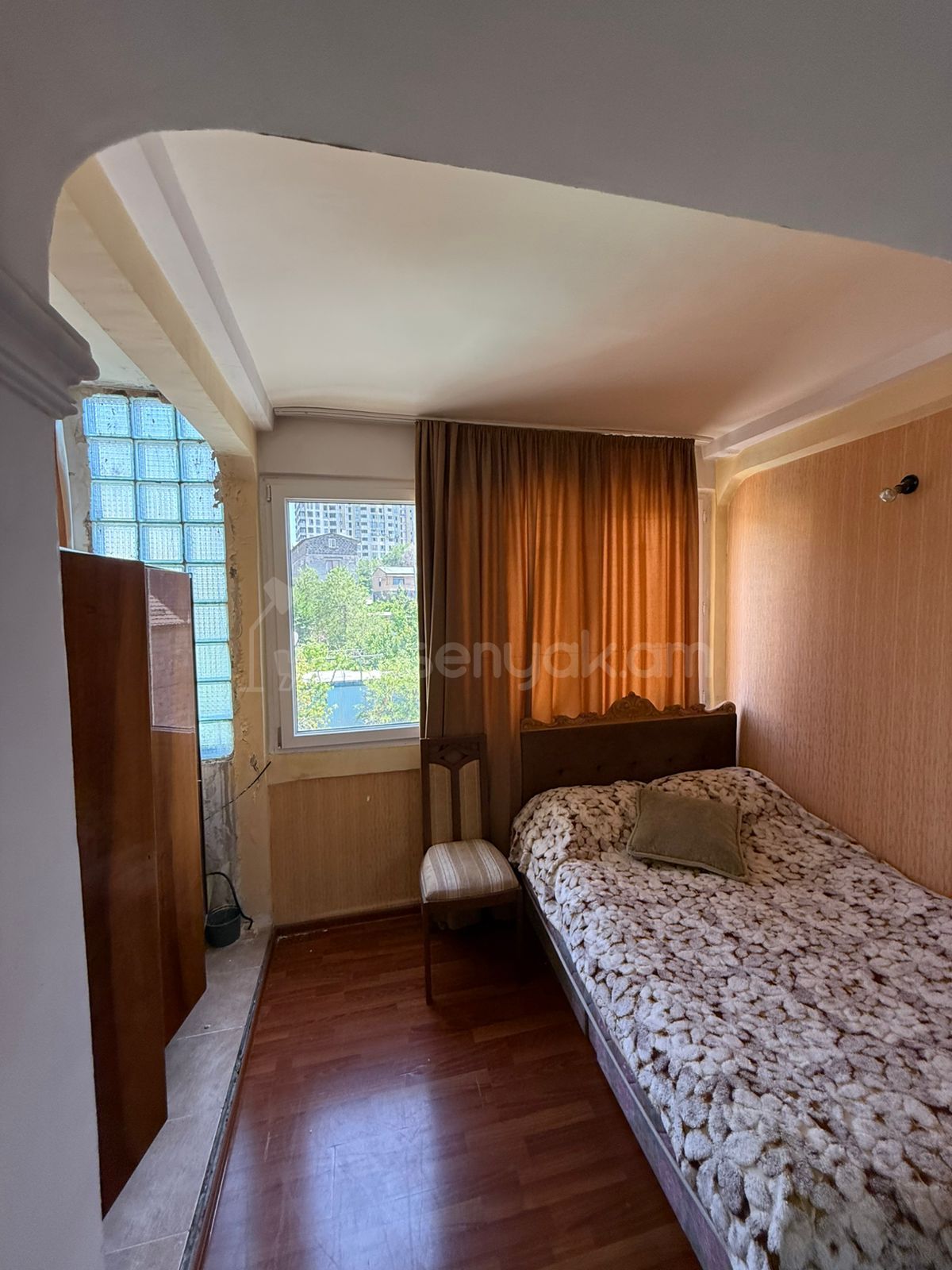 3 Սենյականոց Բնակարան Քարե Շենքում, 77քմ, 4/5 հարկ, Նորմալ Վիճակում