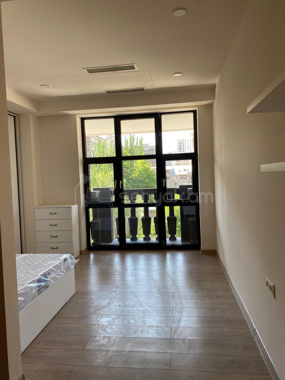 2 Սենյականոց Բնակարան Նորակառույցում, 40քմ, 5/14 հարկ, Կապիտալ Վերանորոգված