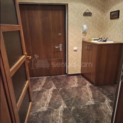 4 Սենյականոց Բնակարան Քարե Շենքում, 96քմ, 2/5 հարկ, Կապիտալ Վերանորոգված