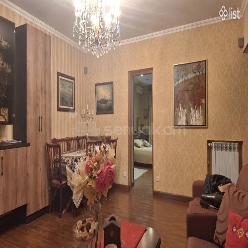 4 Սենյականոց Բնակարան Քարե Շենքում, 96քմ, 2/5 հարկ, Կապիտալ Վերանորոգված