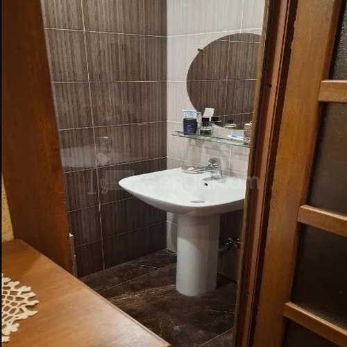 4 Սենյականոց Բնակարան Քարե Շենքում, 96քմ, 2/5 հարկ, Կապիտալ Վերանորոգված