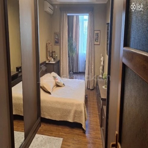 4 Սենյականոց Բնակարան Քարե Շենքում, 96քմ, 2/5 հարկ, Կապիտալ Վերանորոգված