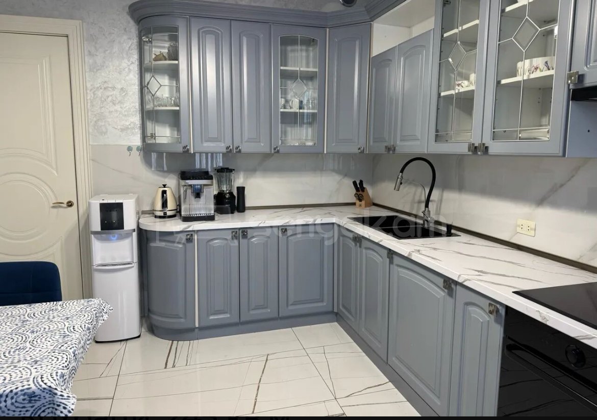 4 Սենյականոց Բնակարան Նորակառույց Քարե Շենքում, 245քմ, 5/6 հարկ, Դիզայներական Վերանորոգված