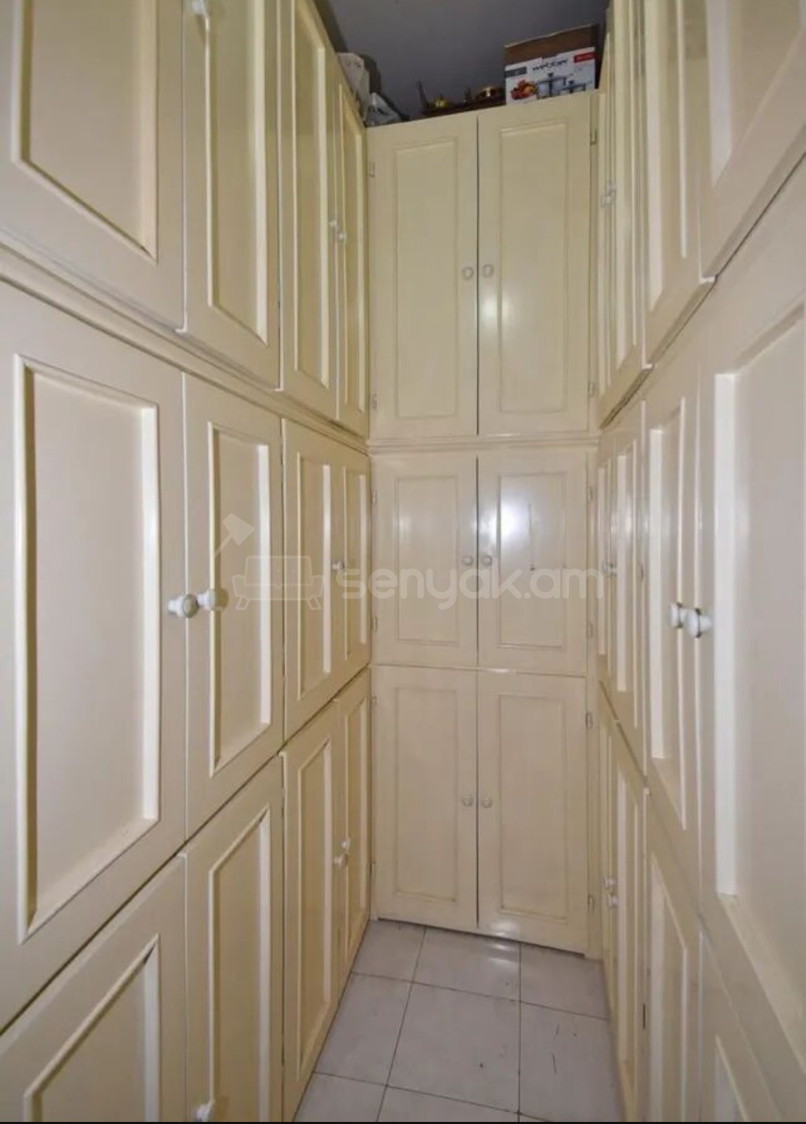 4 Սենյականոց Բնակարան Նորակառույց Քարե Շենքում, 245քմ, 5/6 հարկ, Դիզայներական Վերանորոգված