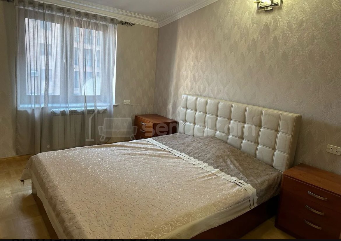 4 Սենյականոց Բնակարան Նորակառույց Քարե Շենքում, 245քմ, 5/6 հարկ, Դիզայներական Վերանորոգված