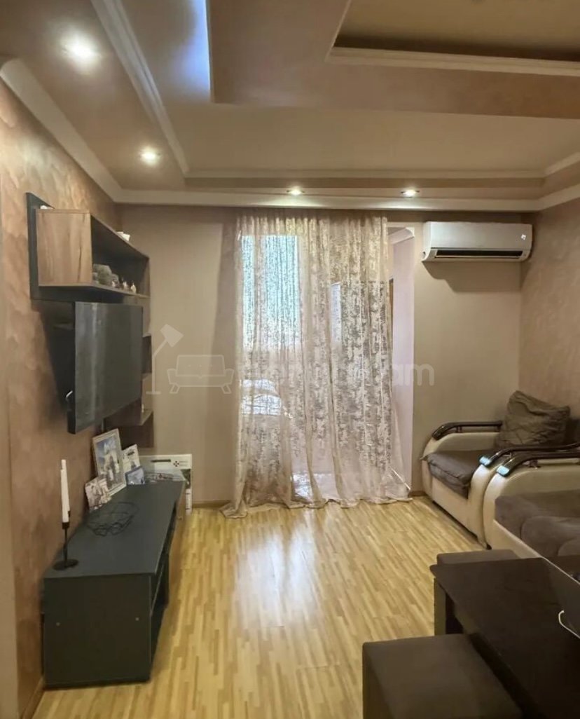 2 Սենյականոց Բնակարան Քարե Շենքում, 42քմ, 4/4 հարկ, Կապիտալ Վերանորոգված