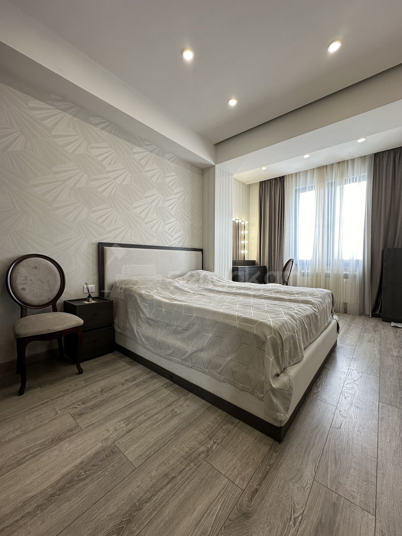 4 Սենյականոց Բնակարան Նորակառույցում, 96քմ, 13/14 հարկ, Կապիտալ Վերանորոգված