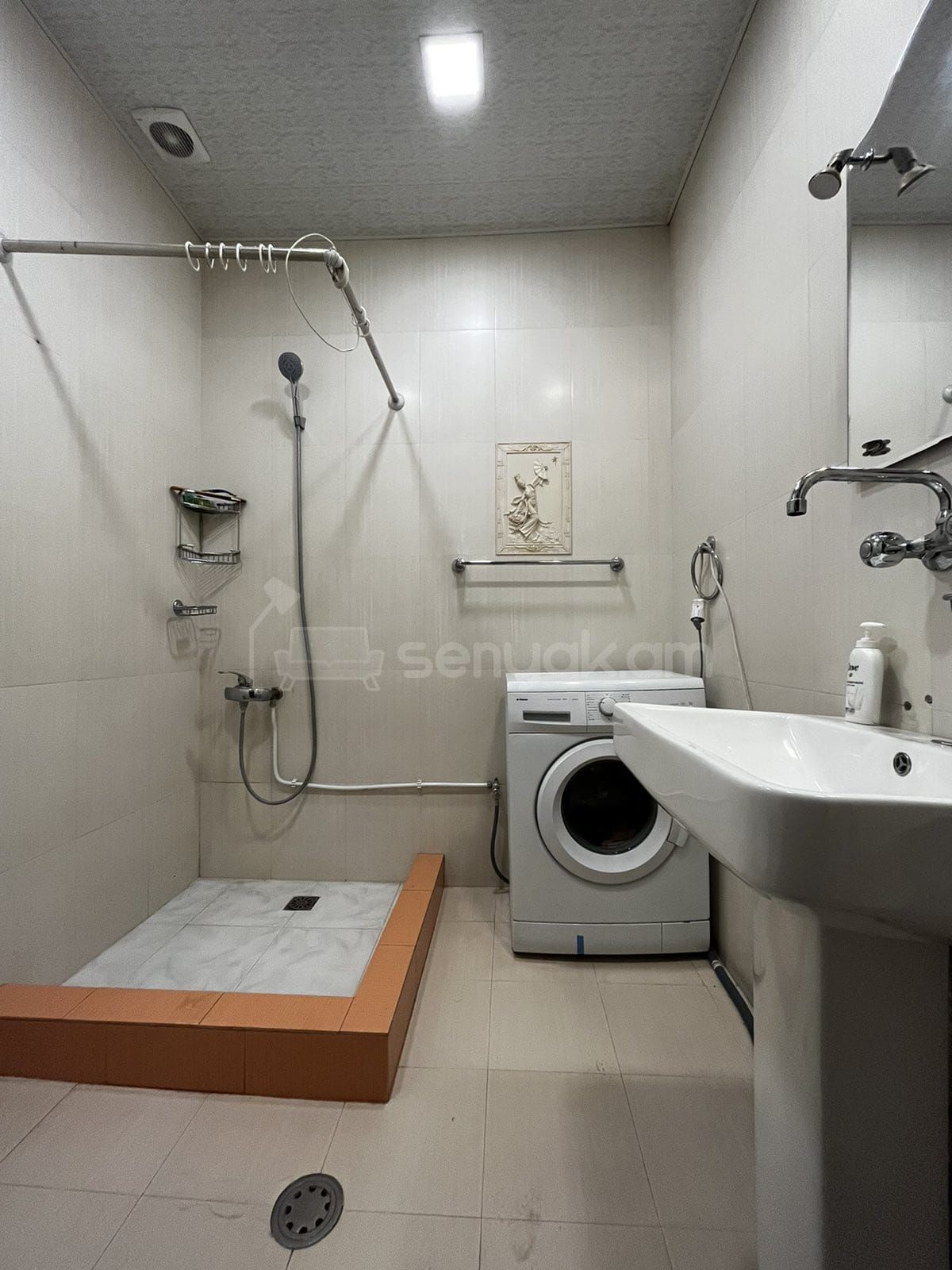 1 Սենյականոց Բնակարան Քարե Շենքում, 45քմ, 4/5 հարկ, Կապիտալ Վերանորոգված, Կահավորված, Արևկող