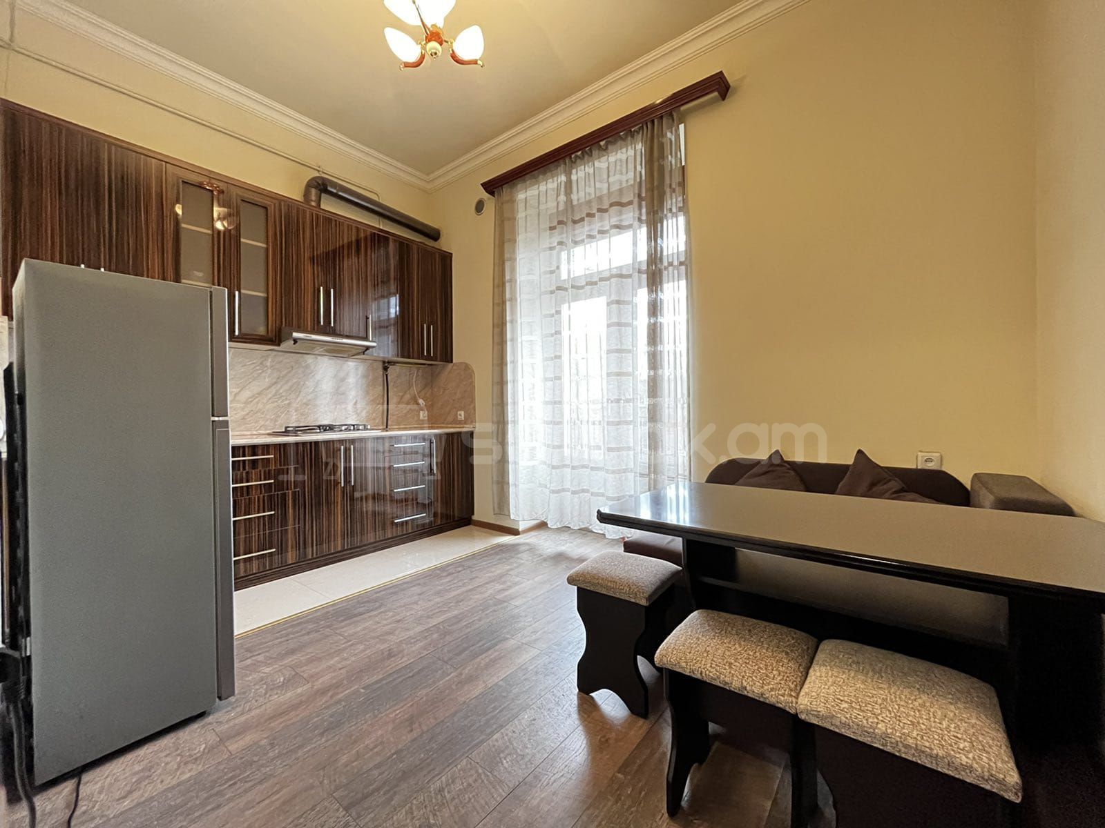 1 Սենյականոց Բնակարան Քարե Շենքում, 45քմ, 4/5 հարկ, Կապիտալ Վերանորոգված, Կահավորված, Արևկող