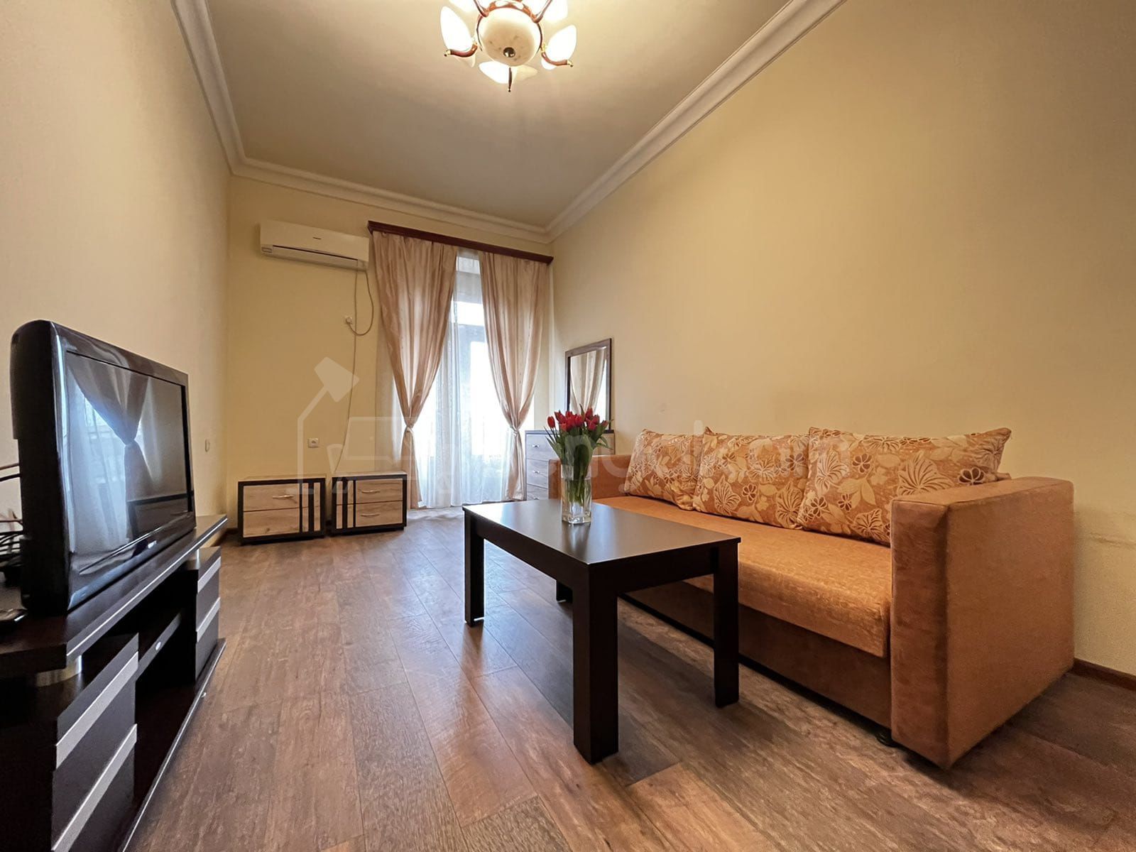 1 Սենյականոց Բնակարան Քարե Շենքում, 45քմ, 4/5 հարկ, Կապիտալ Վերանորոգված, Կահավորված, Արևկող