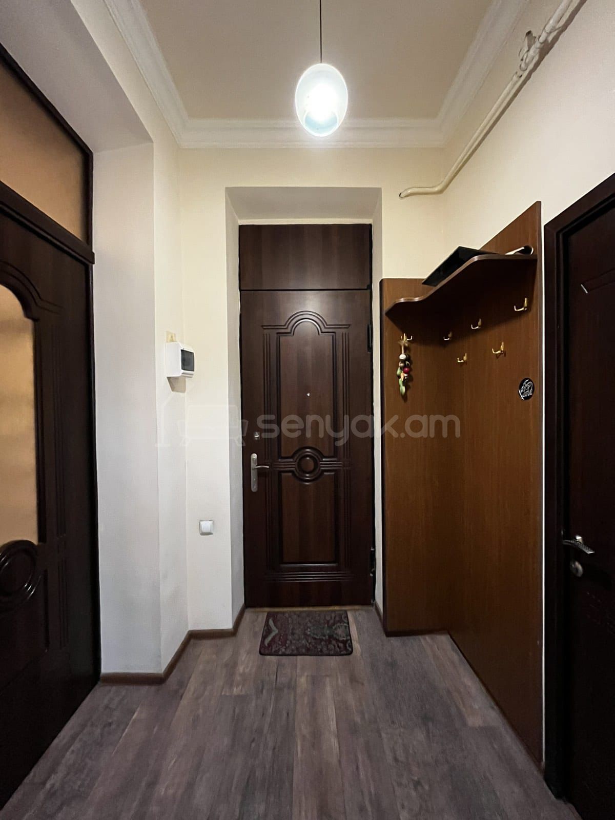 1 Սենյականոց Բնակարան Քարե Շենքում, 45քմ, 4/5 հարկ, Կապիտալ Վերանորոգված, Կահավորված, Արևկող