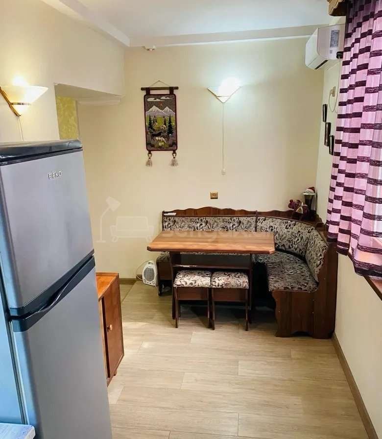 2 Սենյականոց Բնակարան Քարե Շենքում, 41քմ, 4/5 հարկ, Կապիտալ Վերանորոգված