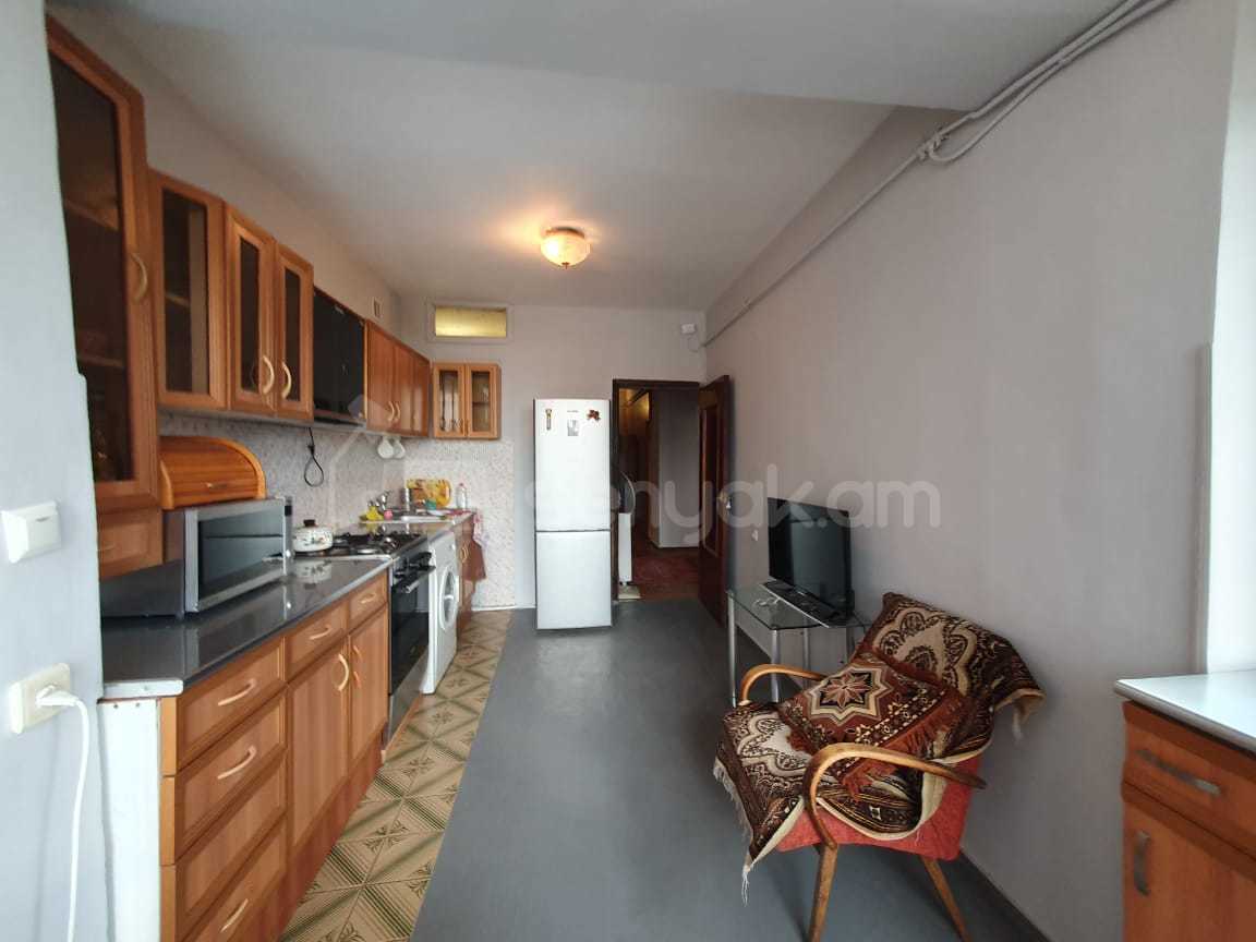 2 Սենյականոց Բնակարան, 70քմ, 2/14 հարկ, Նորմալ Վիճակում, Կահավորված, Արևկող