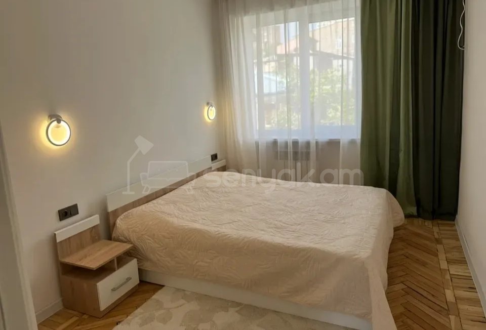 3 Սենյականոց Բնակարան Քարե Շենքում, 58քմ, 4/5 հարկ, Դիզայներական Վերանորոգված, Կահավորված