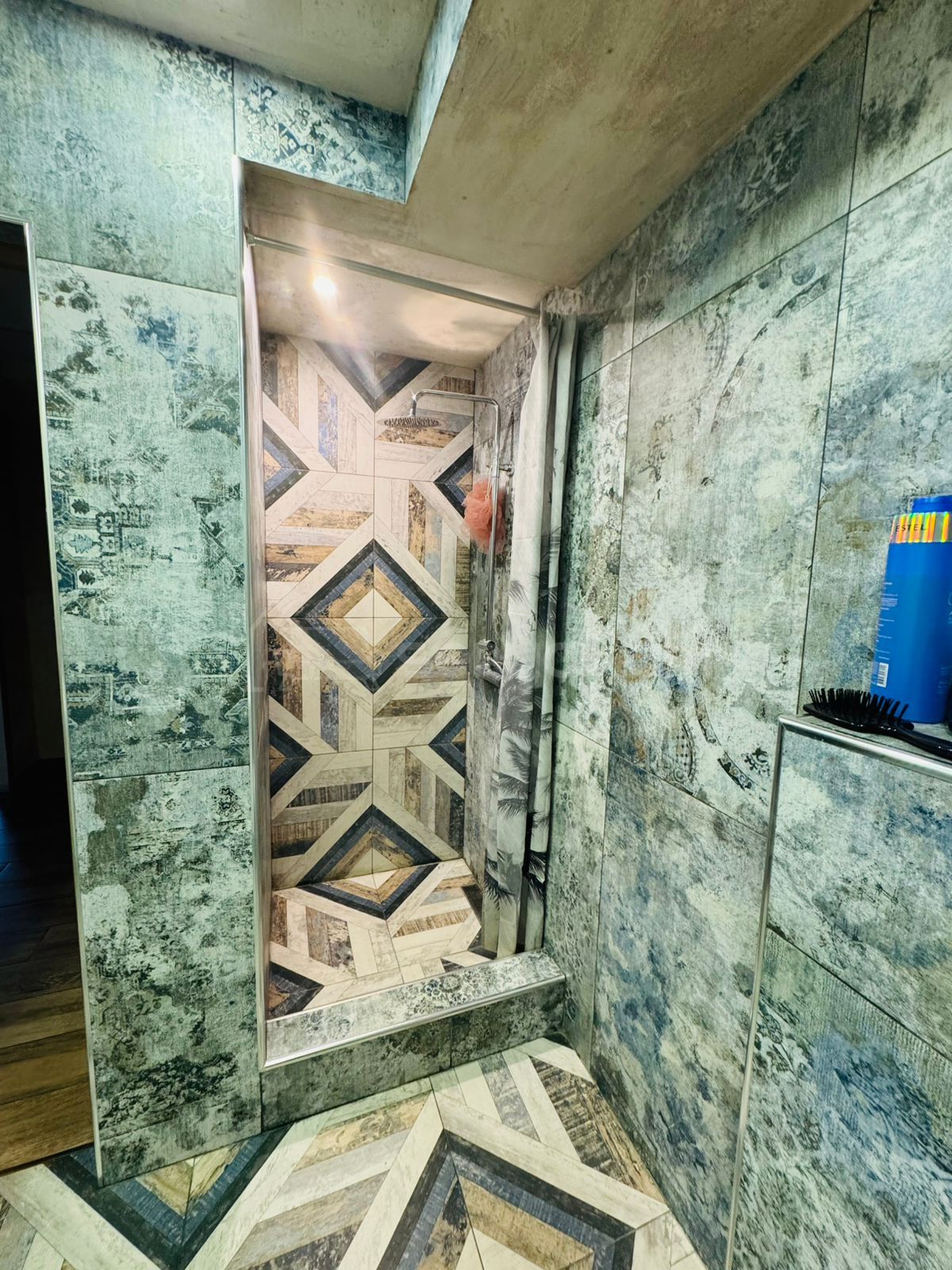 3 Սենյականոց Բնակարան, 90քմ, 5/15 հարկ, Նորմալ Վիճակում, Կահավորված