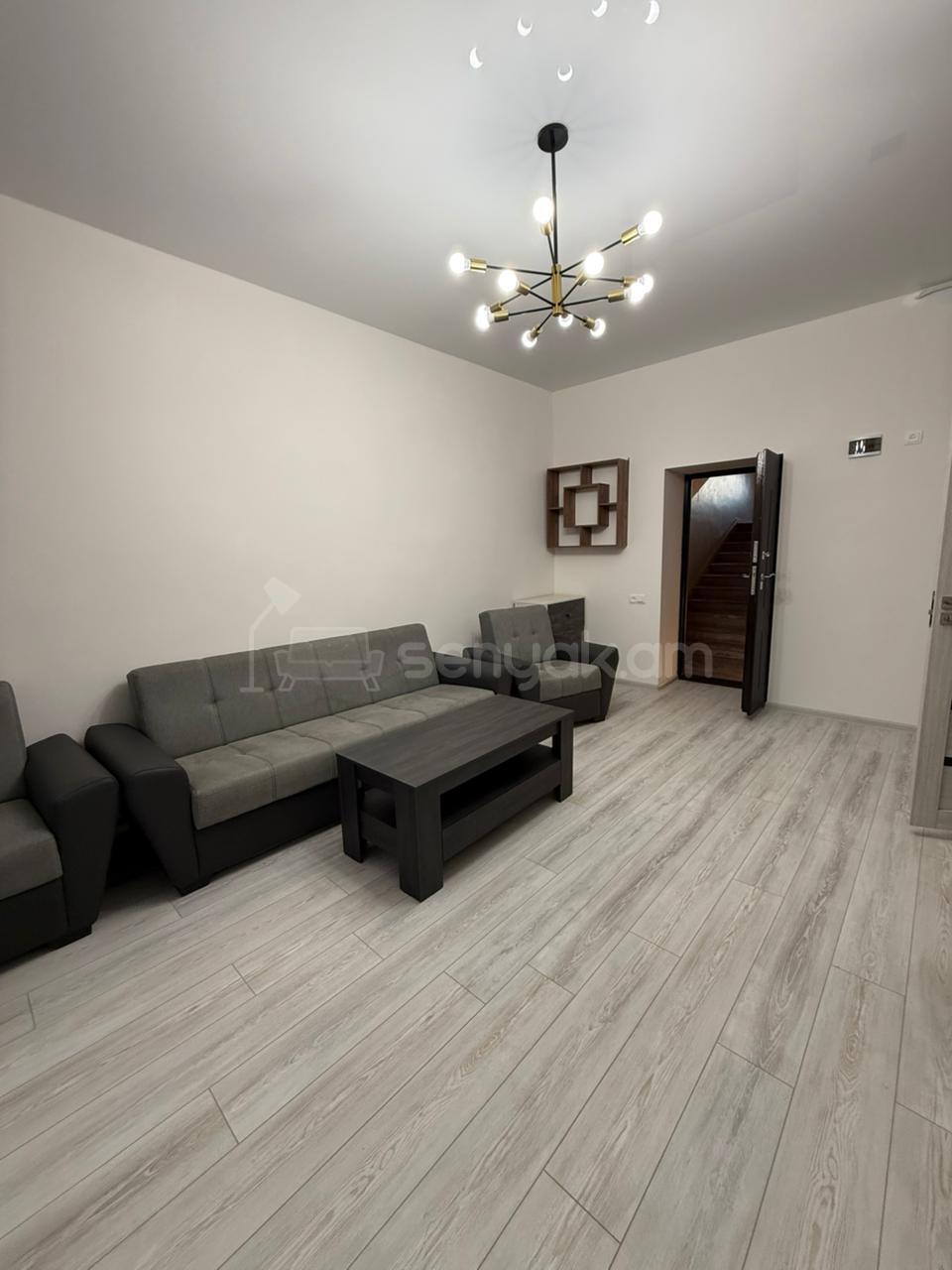 2 Սենյականոց Բնակարան Քարե Շենքում, 40քմ, 4/4 հարկ, Կապիտալ Վերանորոգված, Կահավորված, Արևկող