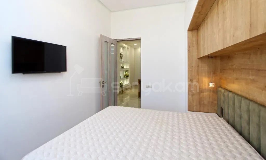 2 Սենյականոց Բնակարան, 60քմ, 5/10 հարկ, Դիզայներական Վերանորոգված, Կահավորված, Արևկող