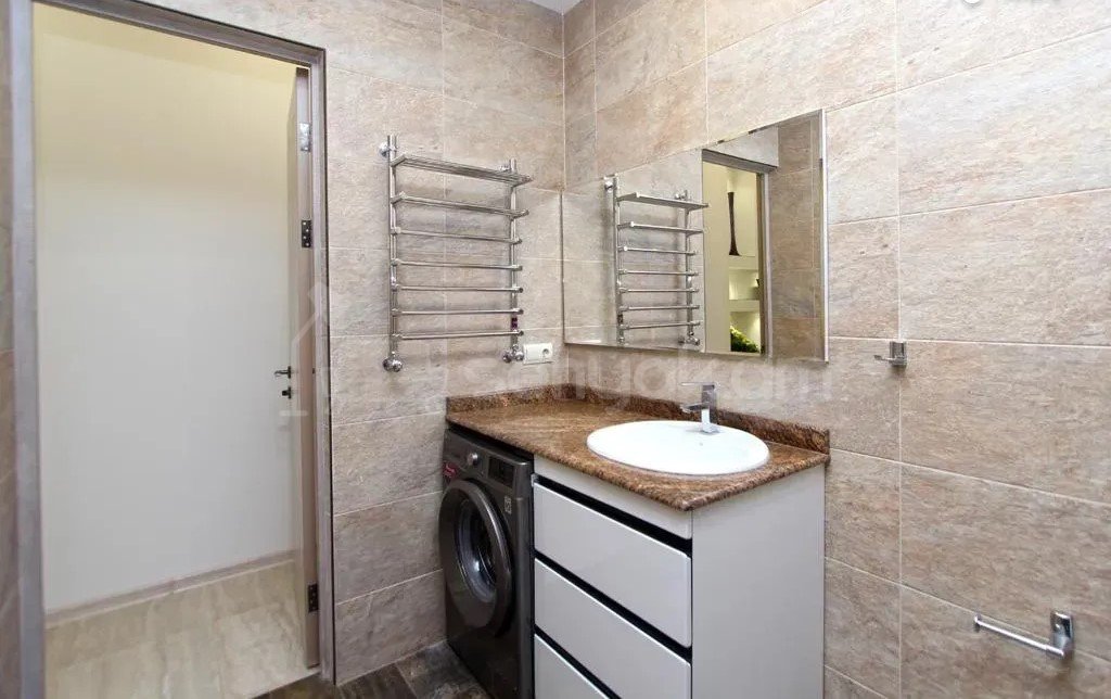 2 Սենյականոց Բնակարան, 60քմ, 5/10 հարկ, Դիզայներական Վերանորոգված, Կահավորված, Արևկող