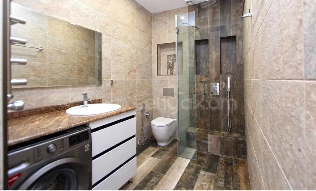 2 Սենյականոց Բնակարան, 60քմ, 5/10 հարկ, Դիզայներական Վերանորոգված, Կահավորված, Արևկող