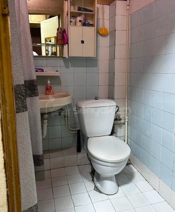 1 Սենյականոց Բնակարան Քարե Շենքում, 49քմ, 4/5 հարկ, Նորմալ Վիճակում