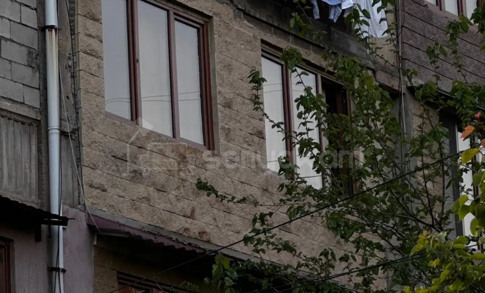 1 Սենյականոց Բնակարան Քարե Շենքում, 49քմ, 4/5 հարկ, Նորմալ Վիճակում