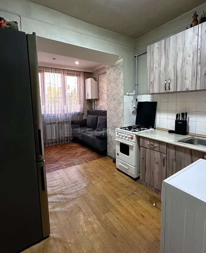 1 Սենյականոց Բնակարան Քարե Շենքում, 49քմ, 4/5 հարկ, Նորմալ Վիճակում