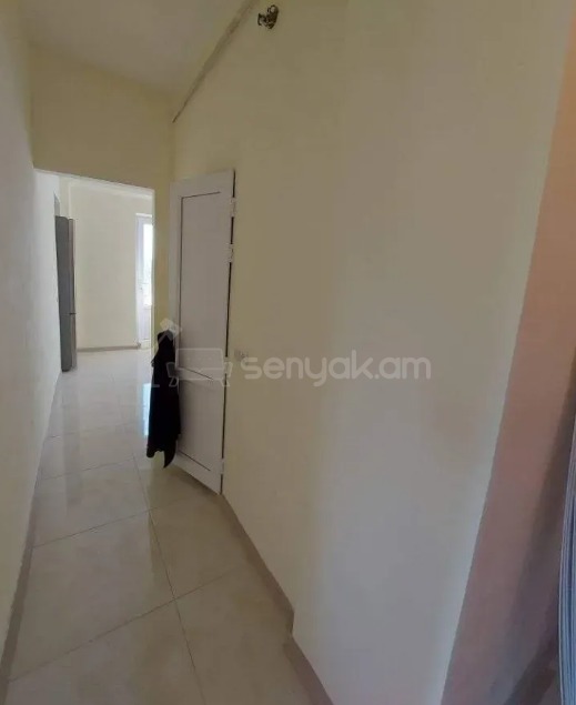 2 Սենյականոց Բնակարան Քարե Շենքում, 55քմ, 4/4 հարկ, Նորմալ Վիճակում